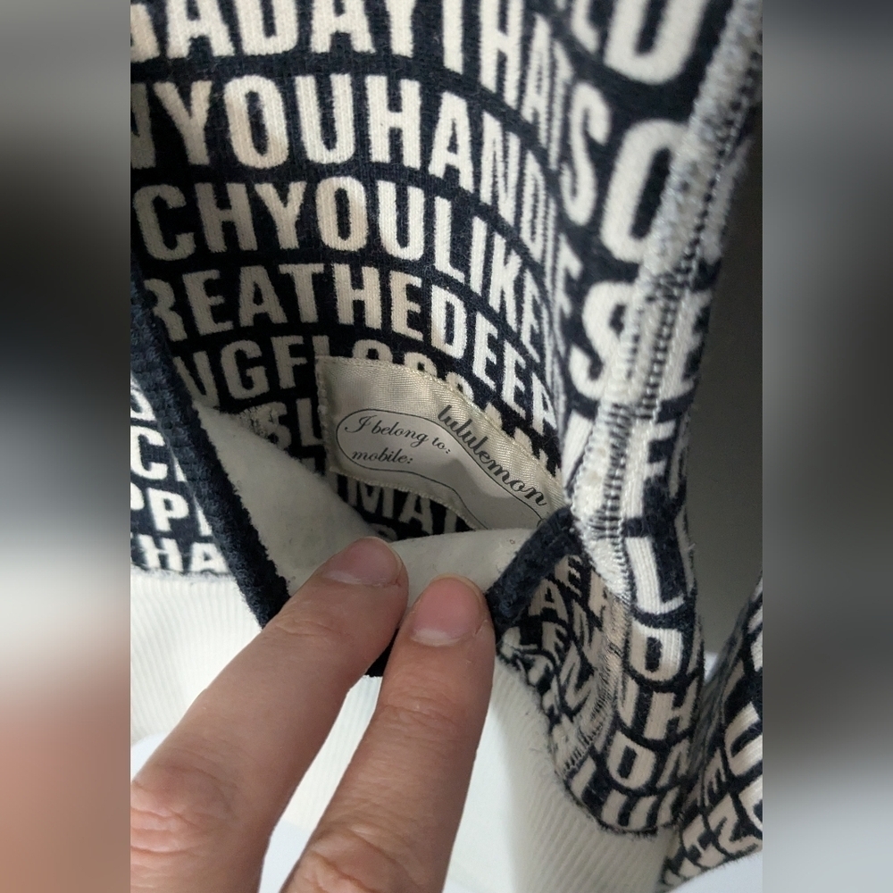 Rare! Lululemon Sz 4 Special Edition Scuba Hoodie Word Written Black White - Picture 4 of 7